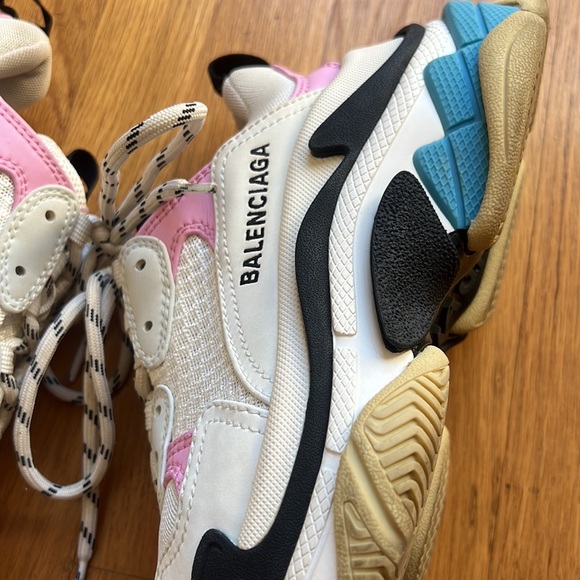 Balenciaga Triple S sneakers - Picture 2 of 7